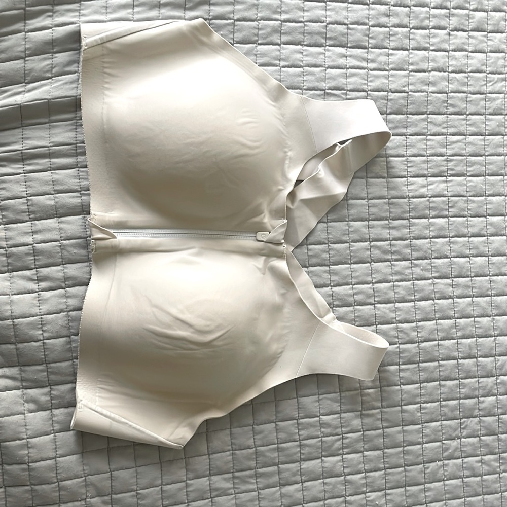 Lululemon Enlite Front-Zip Bra High Support, Size 38D